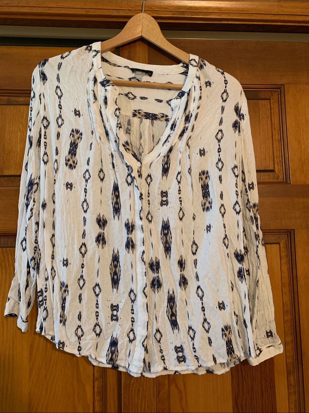 Renuar Women’s Cream Split-Neck Printed Blouse